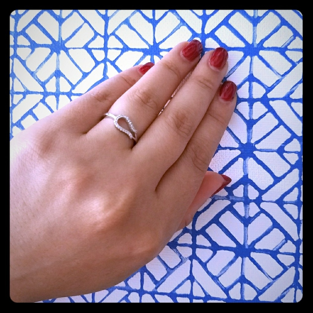 Nwot Chic Ring With Swarovski Elements - image 2